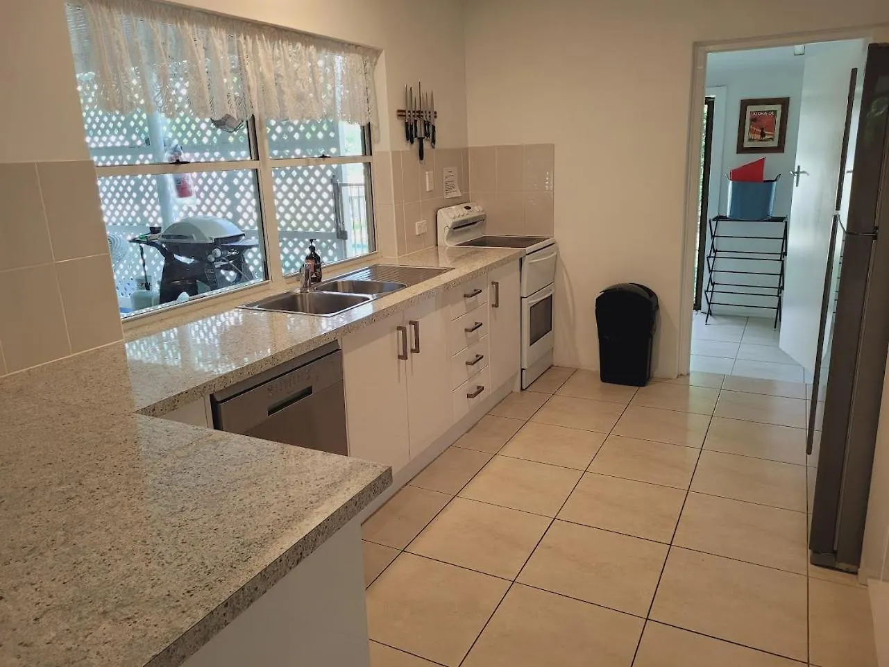 The Port Douglas Holiday House 0*,