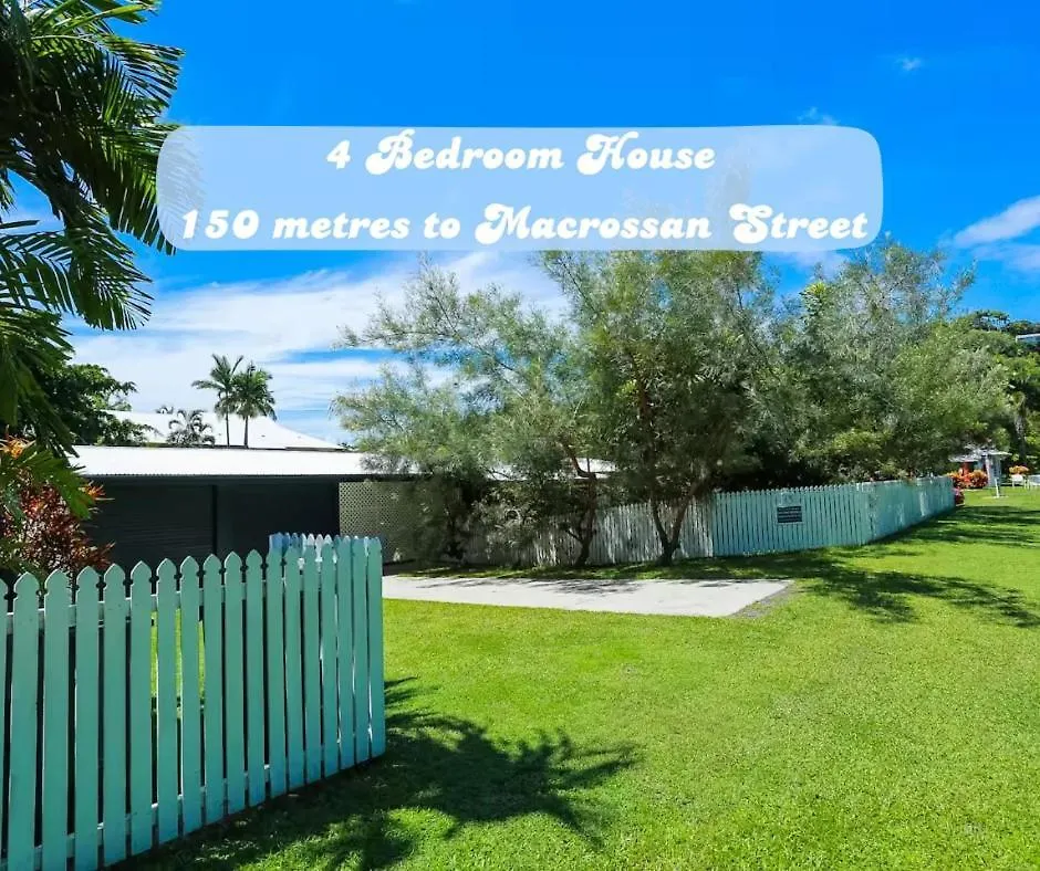 The Port Douglas Holiday House 0*,  Australia